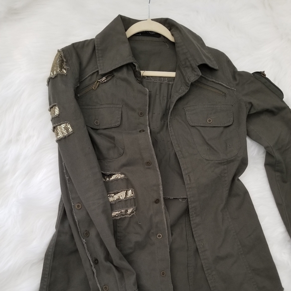 Top - Picture 1 of 4